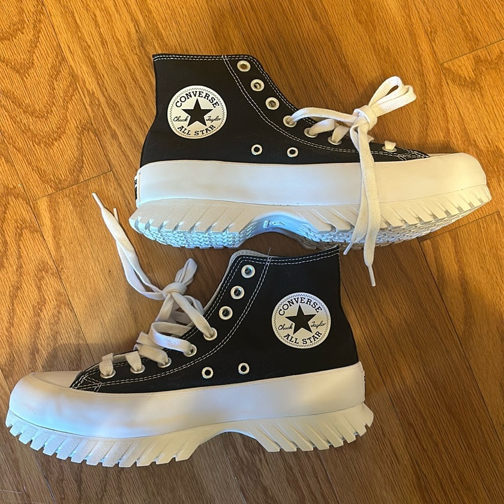 Black Converse Lug 2.0 Size Women’s 9
